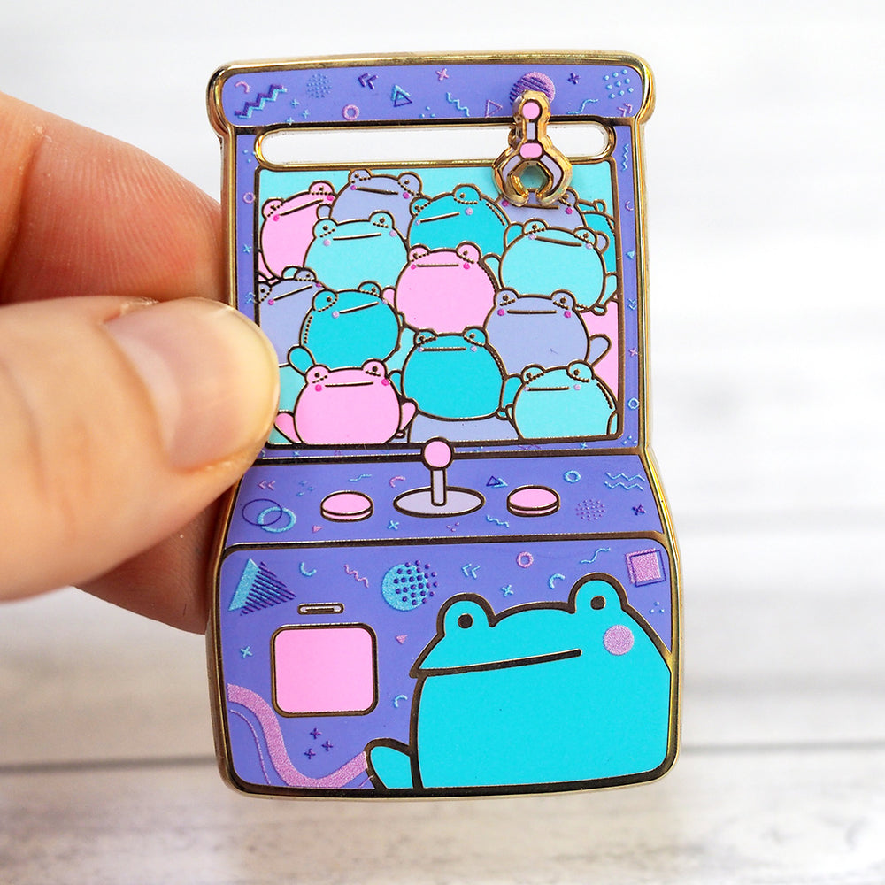 Retro Frog Claw Machine - Sliding Metal Enamel Pin