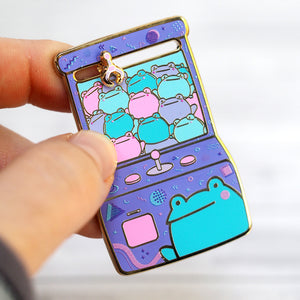 Retro Frog Claw Machine - Sliding Metal Enamel Pin