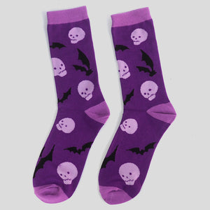 
            
                Load image into Gallery viewer, Skull And Bats Socks
            
        
