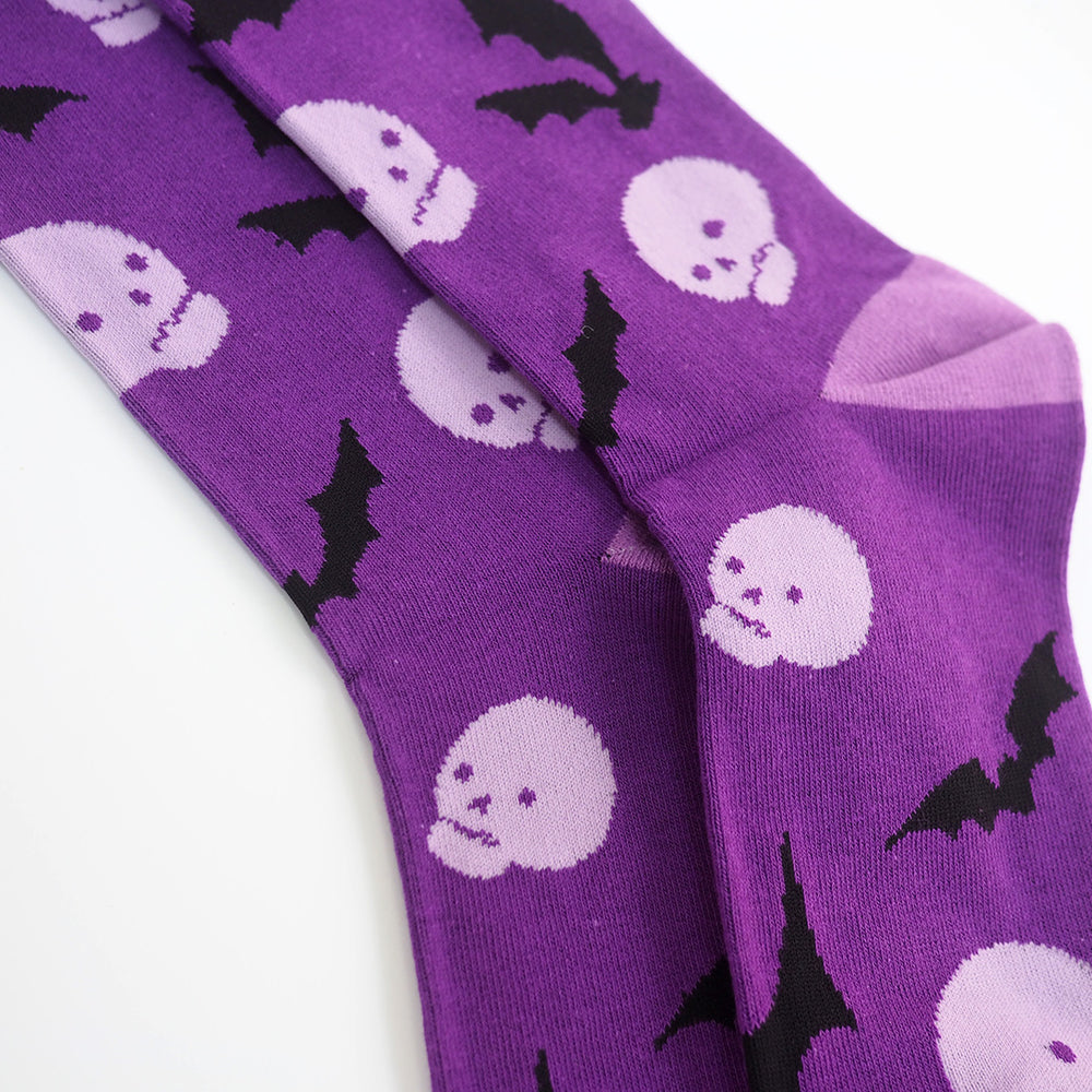 
            
                Load image into Gallery viewer, Skull And Bats Socks
            
        