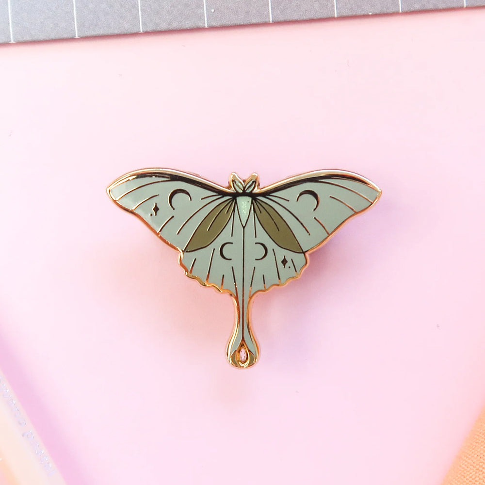 
            
                Load image into Gallery viewer, Luna Moth - Glitter Metal Enameled Pin
            
        