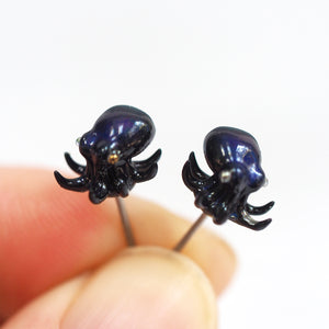 
            
                Load image into Gallery viewer, Mini Octopus - Color-Changing Stud Earrings
            
        