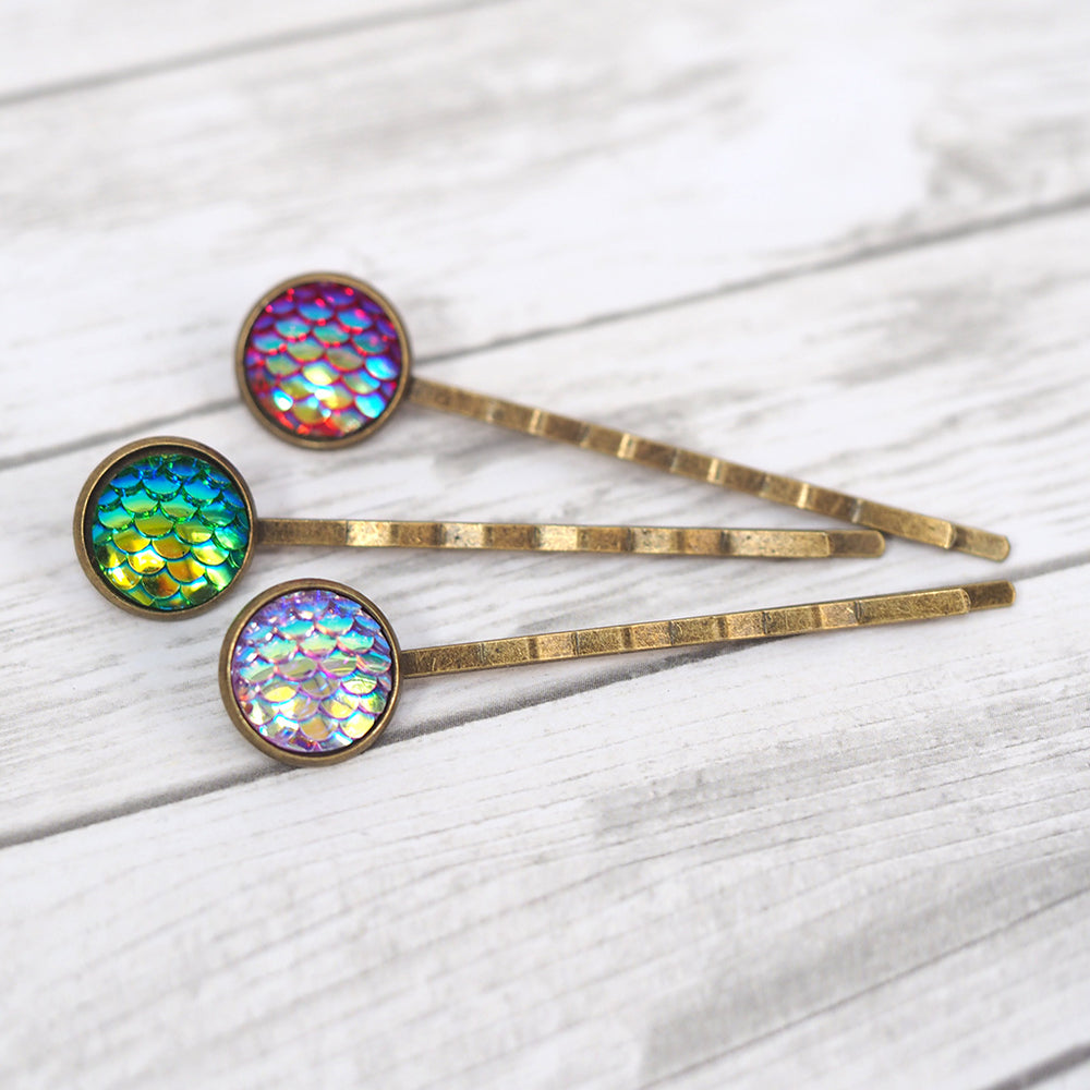 
            
                Load image into Gallery viewer, Mermaid Scales Bobby Pin Set / Hair Slides
            
        