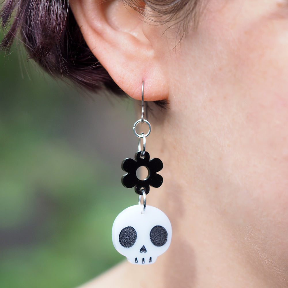 
            
                Load image into Gallery viewer, Skull &amp;amp; Flower Earrings
            
        