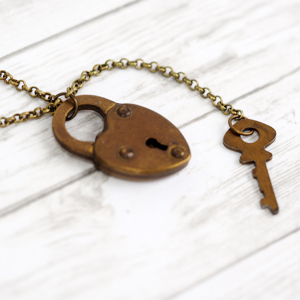 
            
                Load image into Gallery viewer, Vintage Lock &amp;amp; Key Necklace
            
        