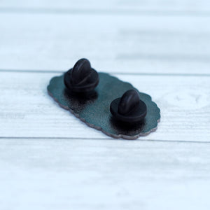 Leaf Cat - Metal Enameled Pin