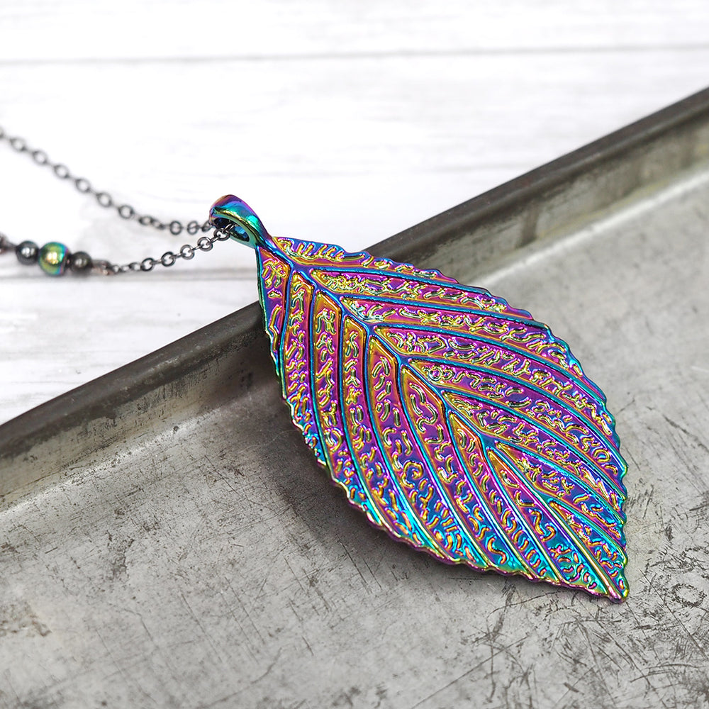 
            
                Load image into Gallery viewer, Fairy Forest Leaf Necklace
            
        