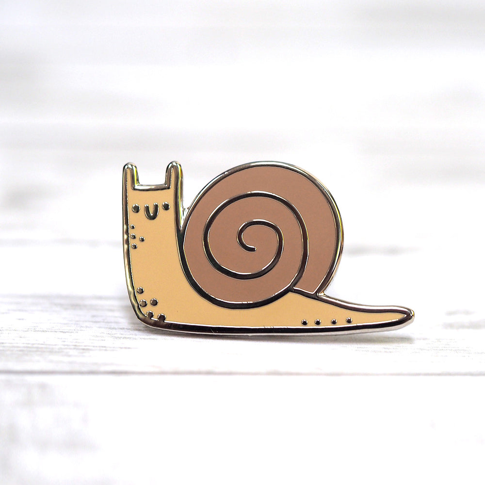 
            
                Load image into Gallery viewer, Happy Snail - Metal Enameled Pin
            
        