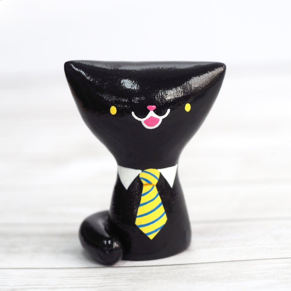 
            
                Load image into Gallery viewer, Business Cat Figurine
            
        